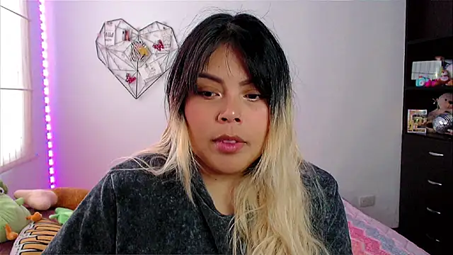 EllieMoonX online show from 04.01.26