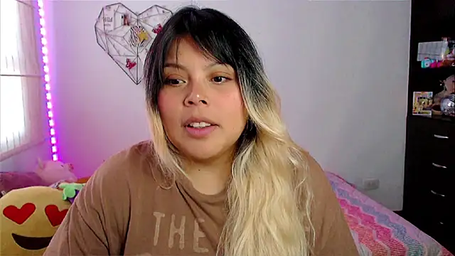 EllieMoonX online show from 04.06.26