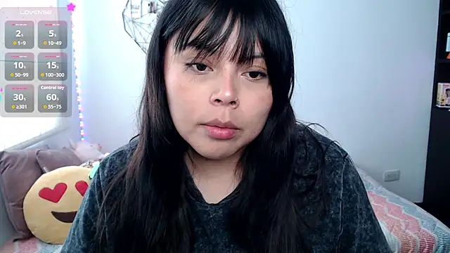 Snapshot of EllieMoonX chatting on 06.12.26 EllieMoonX online show from 06.12.26