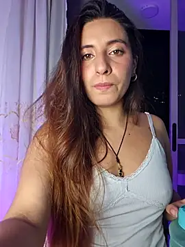 Snapshot of Meganthomson chatting on 04.29.26 Meganthomson online show from 04.29.26