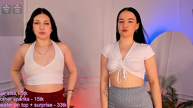 Lolly Tease online show from 10.17.25