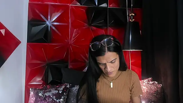 Snapshot of ZAMMIRA chatting on 02.13.26 ZAMMIRA online show from 02.13.26