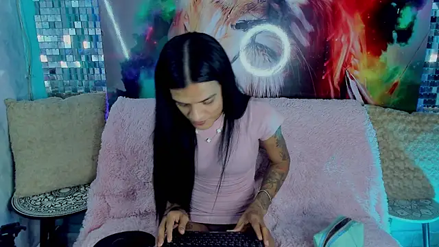 Snapshot of ZAMMIRA chatting on 02.18.26 ZAMMIRA online show from 02.18.26