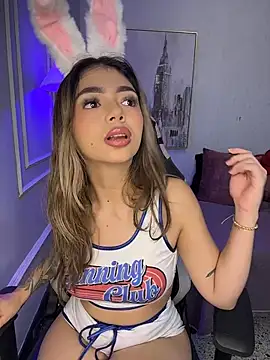 HoneyMollyX online show from 10.20.25