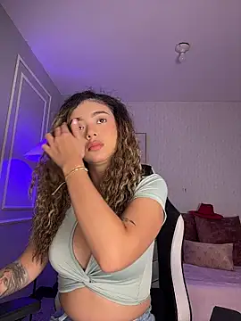 HoneyMollyX online show from 11.25.25