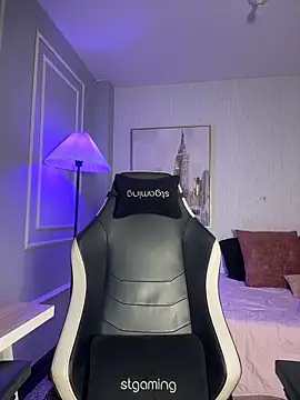 HoneyMollyX online show from 02.18.26