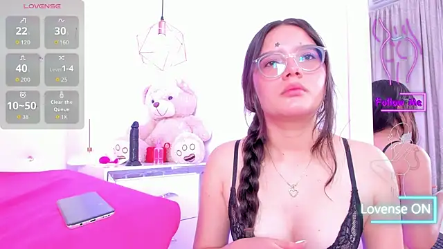 Nara Pink online show from 10.15.25