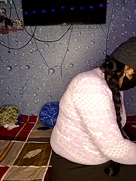 Sweet-Maddlina online show from 12.21.25