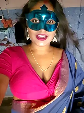 Snapshot of Sweet-Maddlina chatting on 07.14.26 Sweet-Maddlina online show from 07.14.26