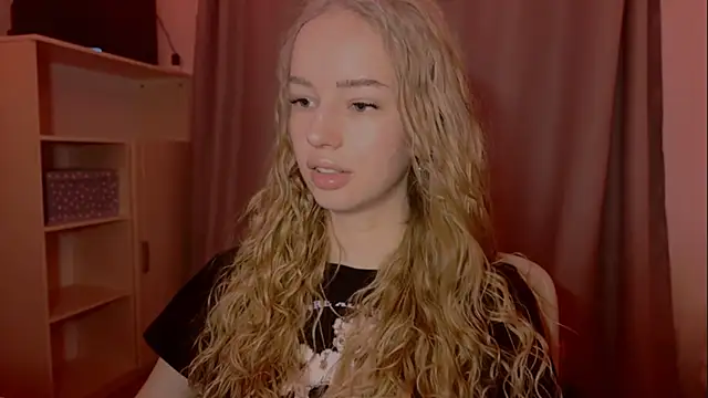 LunaCrave online show from 11.25.25