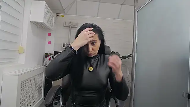 Snapshot of YaraXCox chatting on 02.10.26 YaraXCox online show from 02.10.26