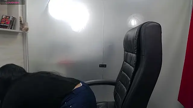 Snapshot of YaraXCox chatting on 02.28.26 YaraXCox online show from 02.28.26