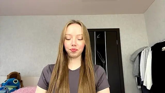 AntoniaMoravick online show from 10.20.25