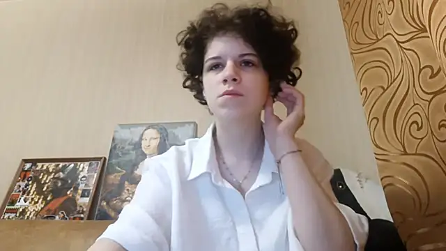 Snapshot of JesseniaHanney chatting on 10.19.25 JesseniaHanney online show from 10.19.25