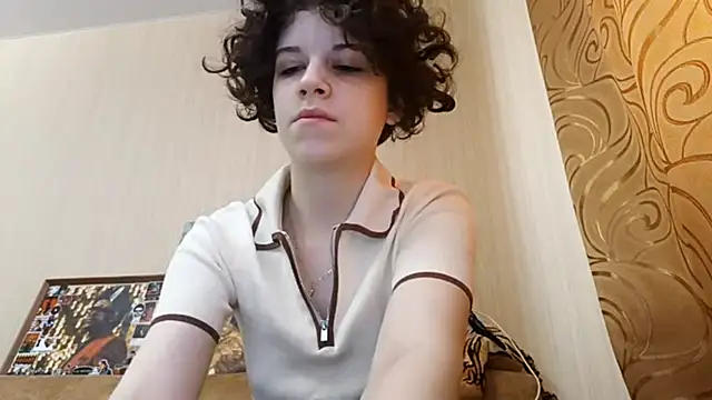 Snapshot of JesseniaHanney chatting on 10.22.25 JesseniaHanney online show from 10.22.25