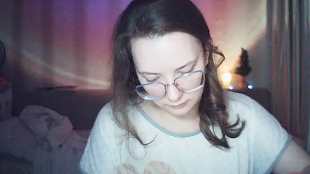 MoodieMira online show from 12.18.25