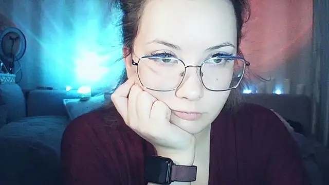 Snapshot of MoodieMira chatting on 02.28.26 MoodieMira online show from 02.28.26