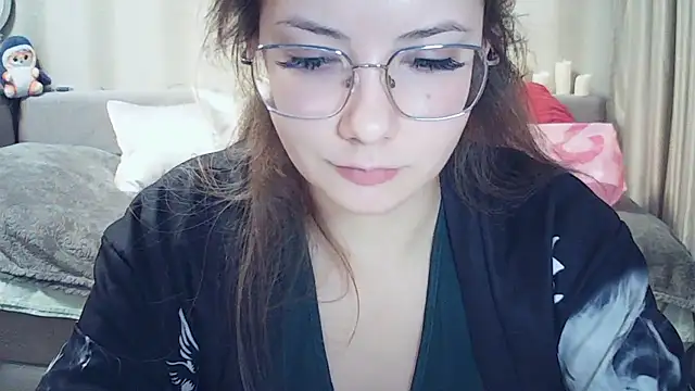 Snapshot of MoodieMira chatting on 03.04.26 MoodieMira online show from 03.04.26