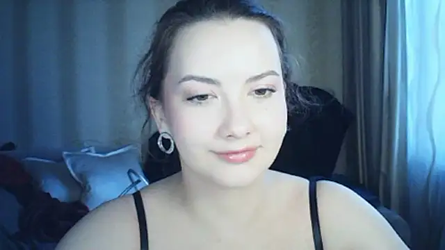 Snapshot of MoodieMira chatting on 04.03.26 MoodieMira online show from 04.03.26