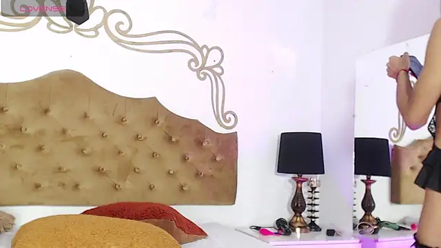 Adara Ferrara online show from 10.31.25