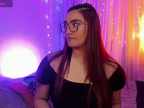 Snapshot of soyanny_1 chatting on 10.12.25 soyanny 1 online show from 10.12.25