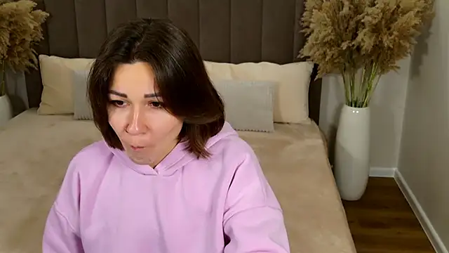 EdenSolis online show from 11.10.25