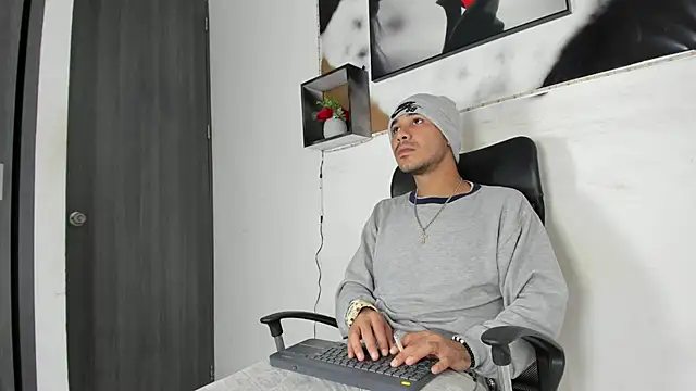 Snapshot of jhapsson_wong chatting on 10.12.25 jhapsson wong online show from 10.12.25