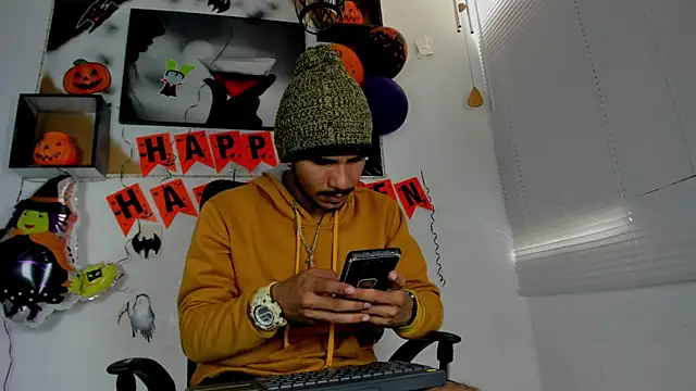 Snapshot of jhapsson_wong chatting on 10.29.25 jhapsson wong online show from 10.29.25