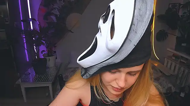 Alexa  Pirs online show from 10.17.25