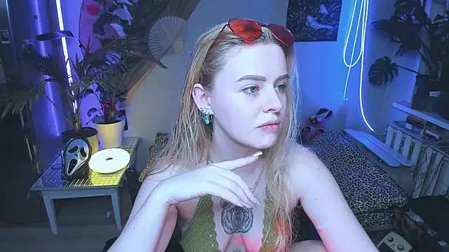 Alexa  Pirs online show from 10.21.25