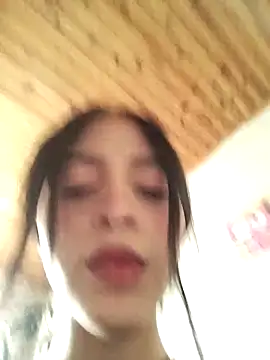 Snapshot of Aitana_0-4 chatting on 10.14.25 Aitana 0-4 online show from 10.14.25