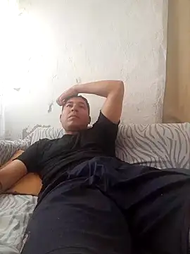 Snapshot of Ezeaxl chatting on 04.12.26 Ezeaxl online show from 04.12.26