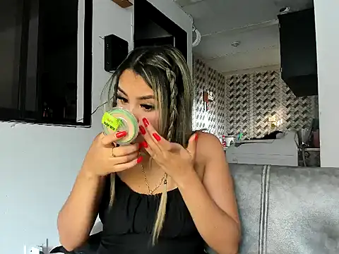 Snapshot of sarita-moree chatting on 02.24.26 sarita-moree online show from 02.24.26