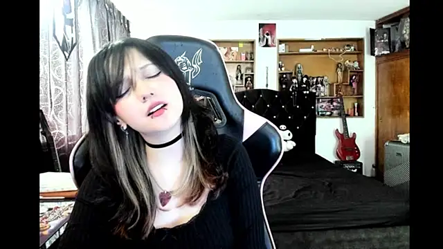 Maki Zein  online show from 02.05.26