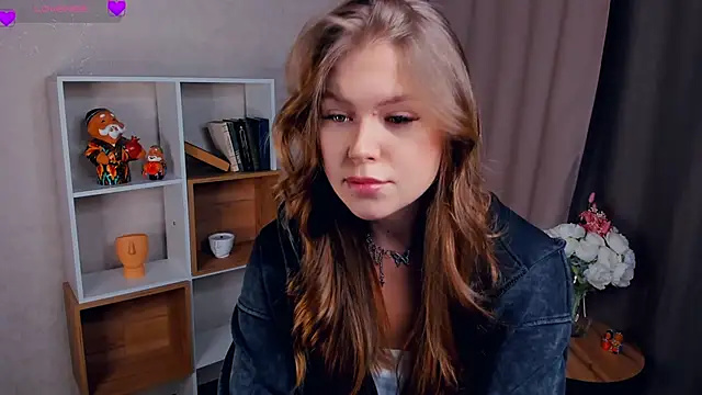 Snapshot of MardellAyling chatting on 10.17.25 MardellAyling online show from 10.17.25
