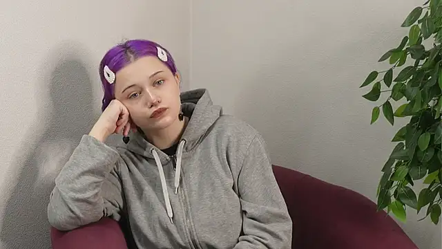 Snapshot of TraciBasco chatting on 10.11.25 TraciBasco online show from 10.11.25