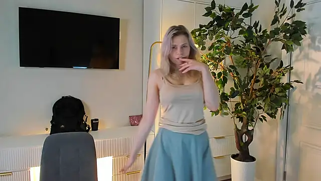 Snapshot of GeorginaPulgarin chatting on 10.14.25 GeorginaPulgarin online show from 10.14.25