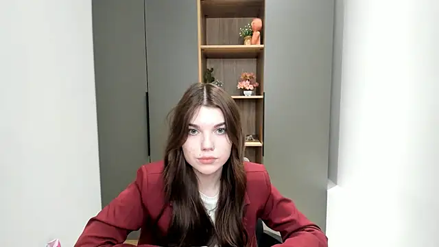 Snapshot of ArmandaStores chatting on 10.13.25 ArmandaStores online show from 10.13.25