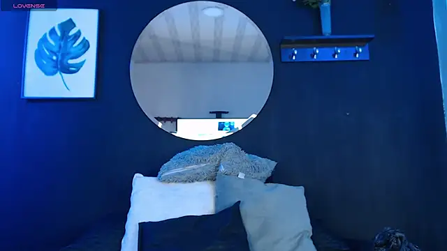 TamaraaRoss  online show from 11.19.25