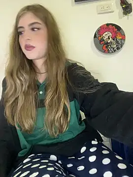 Snapshot of AlessiaLuxx chatting on 07.22.26 AlessiaLuxx online show from 07.22.26