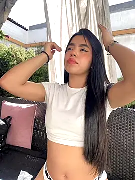 LunaMoore Pink online show from 10.24.25