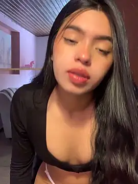 LunaMoore Pink online show from 10.30.25