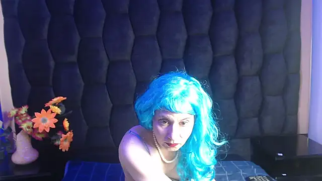 Kylie Bloom online show from 11.07.25