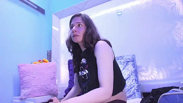 Kylie Bloom online show from 02.24.26