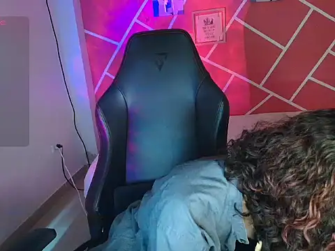 Snapshot of sweety_dreambaby chatting on 10.13.25 sweety dreambaby online show from 10.13.25