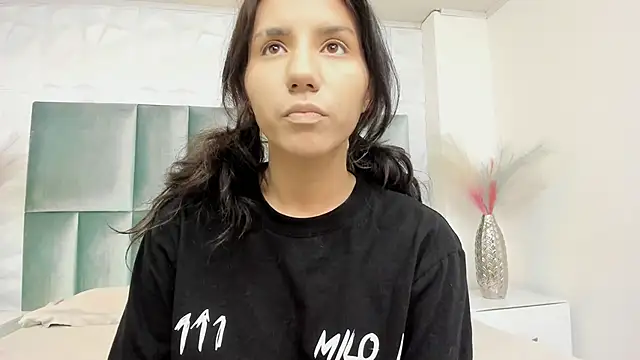 HollyPeach online show from 05.22.26