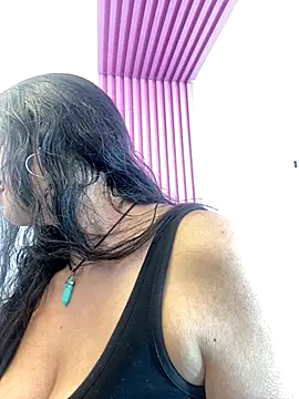 Snapshot of Fatimareid chatting on 10.11.25 Fatimareid online show from 10.11.25