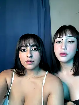 Snapshot of Die-lunara chatting on 10.12.25 Die-lunara online show from 10.12.25