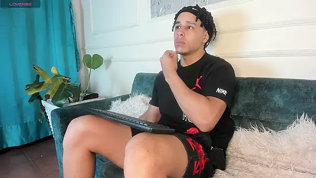 Snapshot of Adrian_Volt chatting on 01.18.26 Adrian Volt online show from 01.18.26