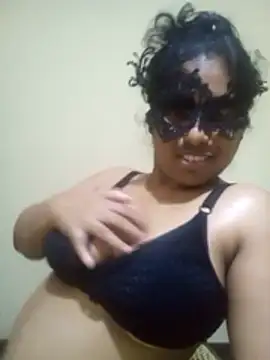 Expose Queen online show from 03.14.26